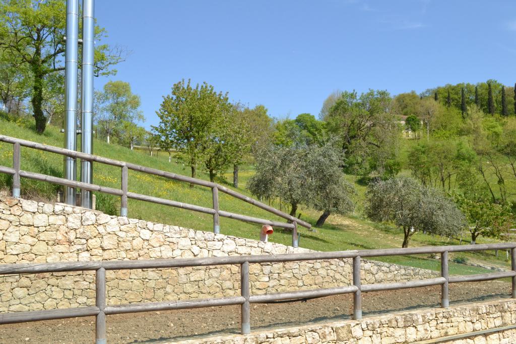 Casale La Rocchetta Bed and Breakfast Lonigo Exteriör bild
