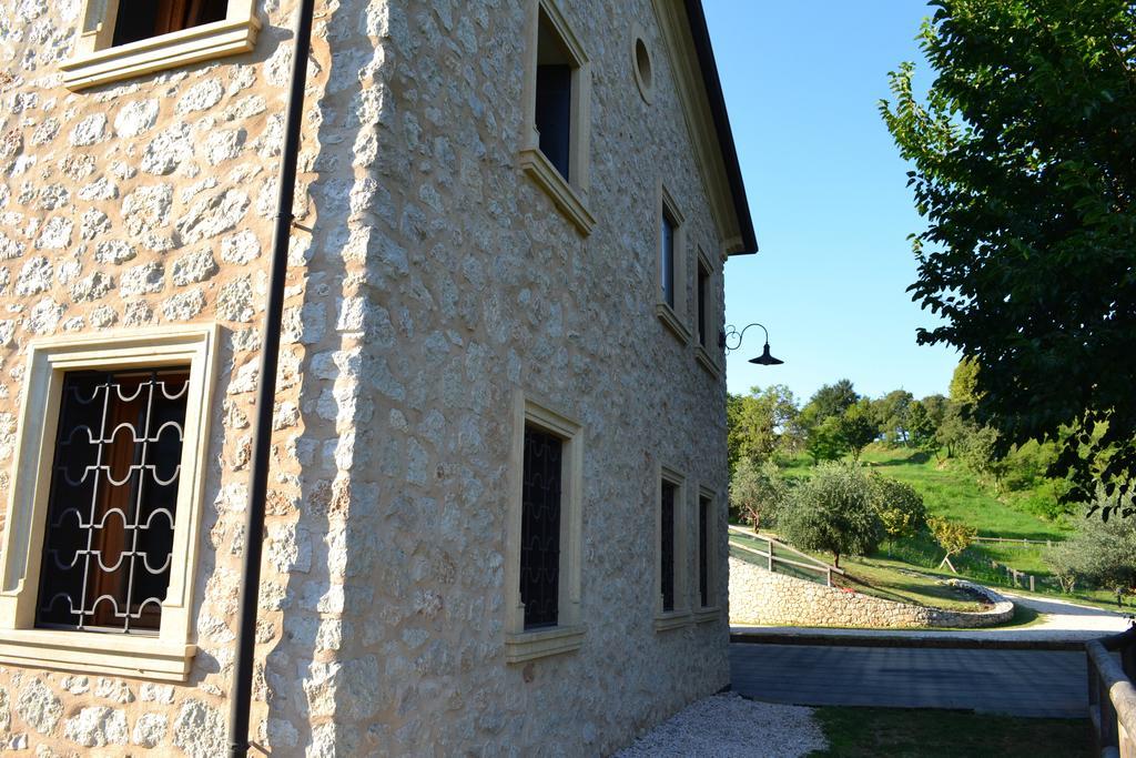 Casale La Rocchetta Bed and Breakfast Lonigo Exteriör bild