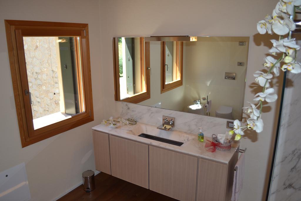 Casale La Rocchetta Bed and Breakfast Lonigo Exteriör bild