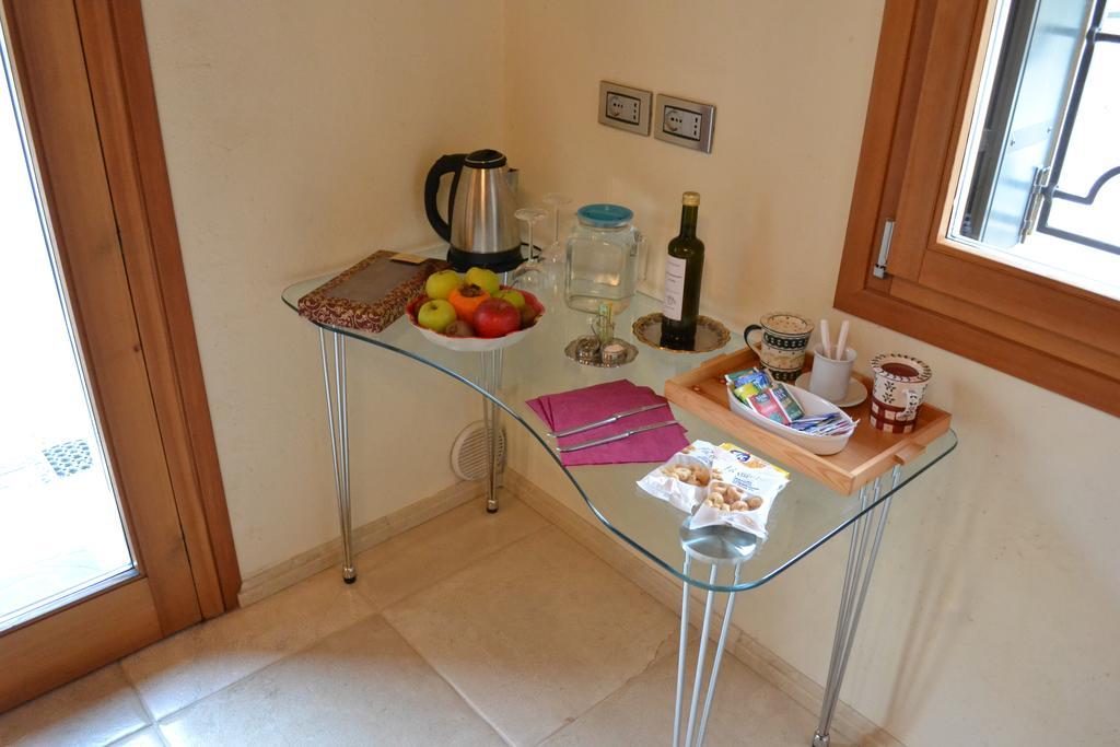Casale La Rocchetta Bed and Breakfast Lonigo Exteriör bild