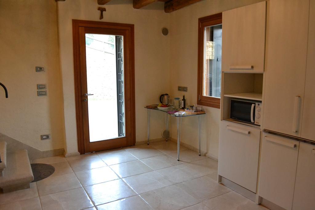 Casale La Rocchetta Bed and Breakfast Lonigo Exteriör bild