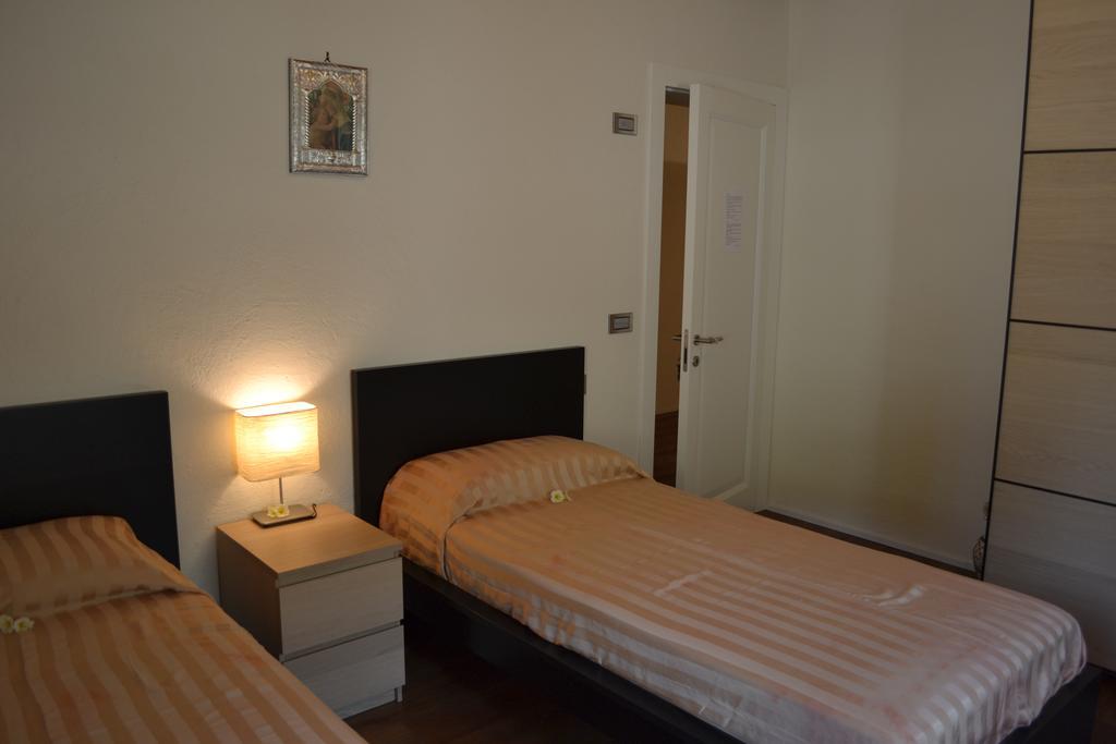 Casale La Rocchetta Bed and Breakfast Lonigo Exteriör bild